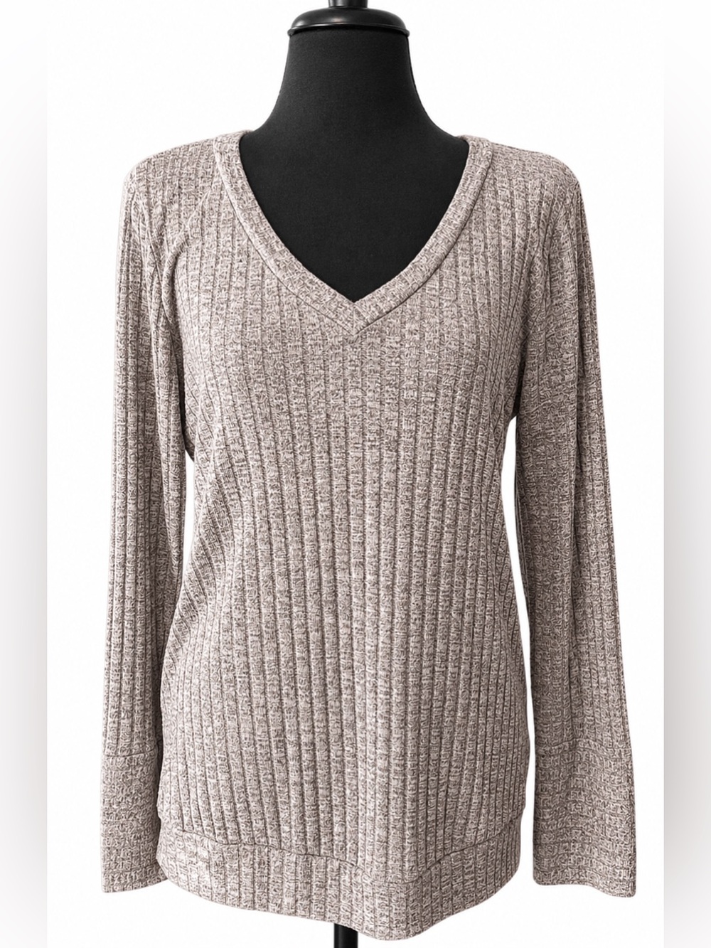 NWOT—Taupe Heather Ribbed V-Neck Top—Women’s Size Large